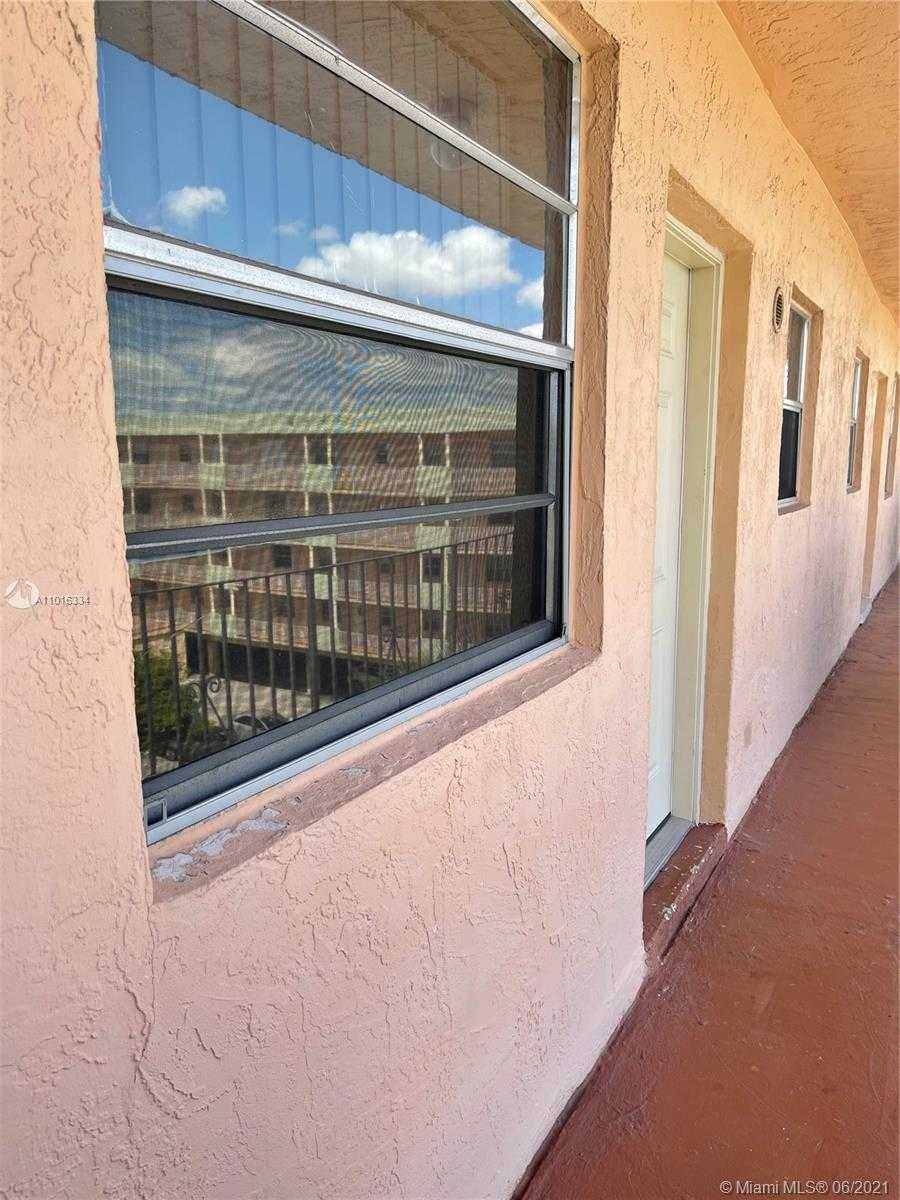 Small Image of 1655 WEST 44TH PL #516, Hialeah Number 8