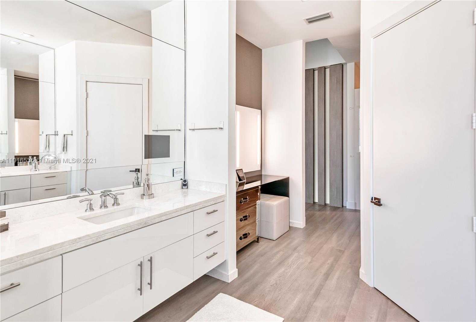 Small Image of 900 BRICKELL KEY BLVD #PH4, Miami Number 65