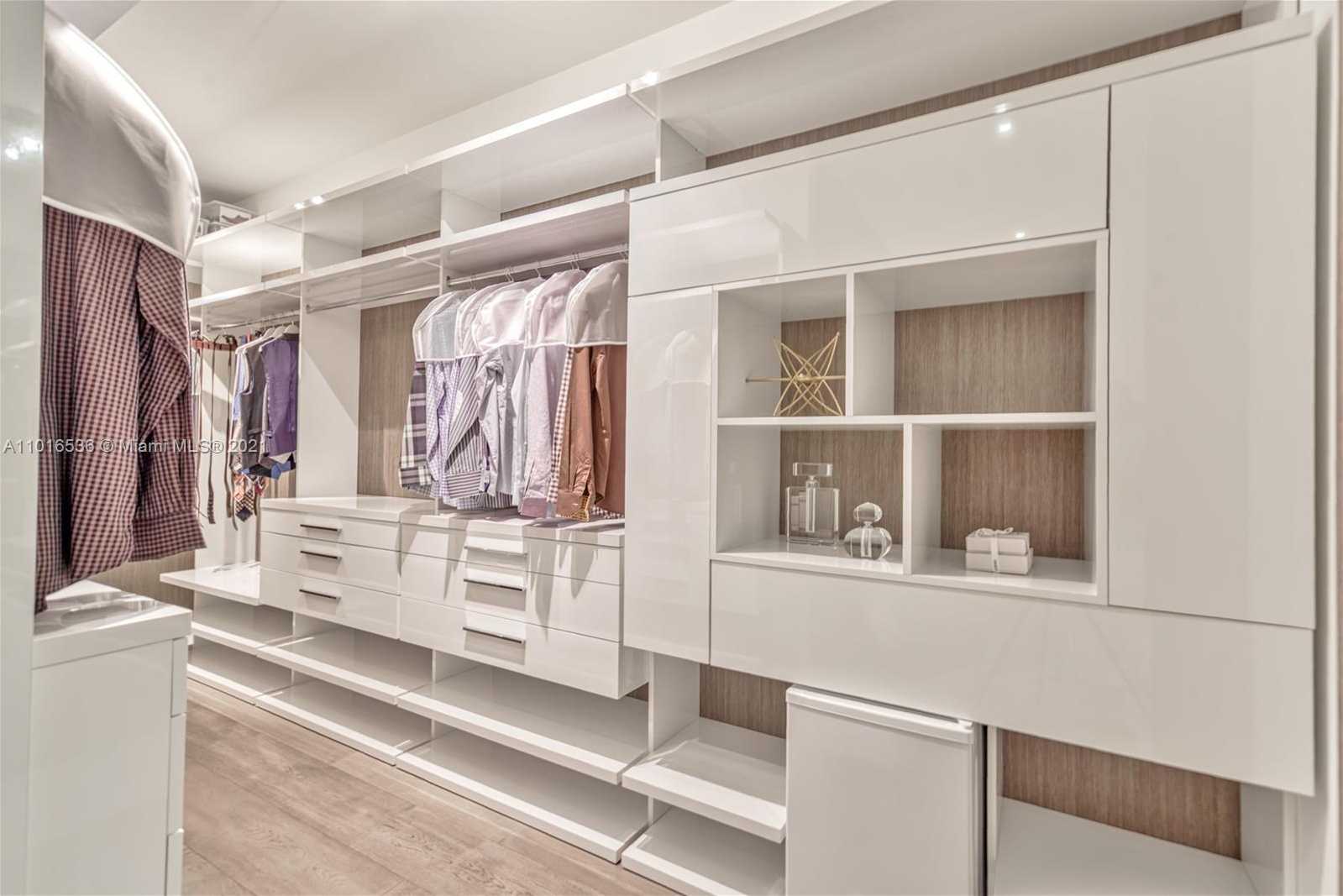 Small Image of 900 BRICKELL KEY BLVD #PH4, Miami Number 67