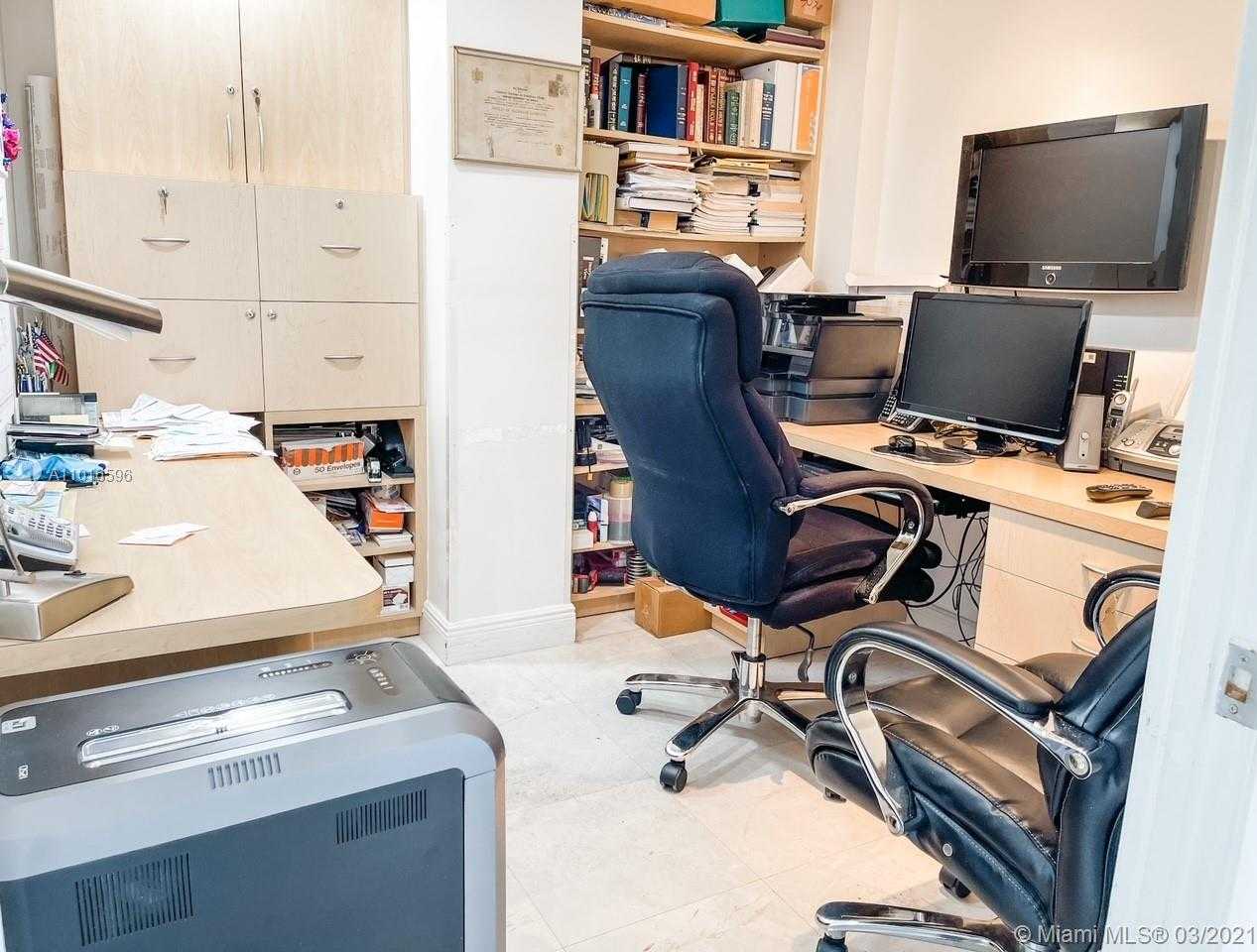 Small Image of 10155 Collins Ave, Bal Harbour, FL 33154, USA Number 20
