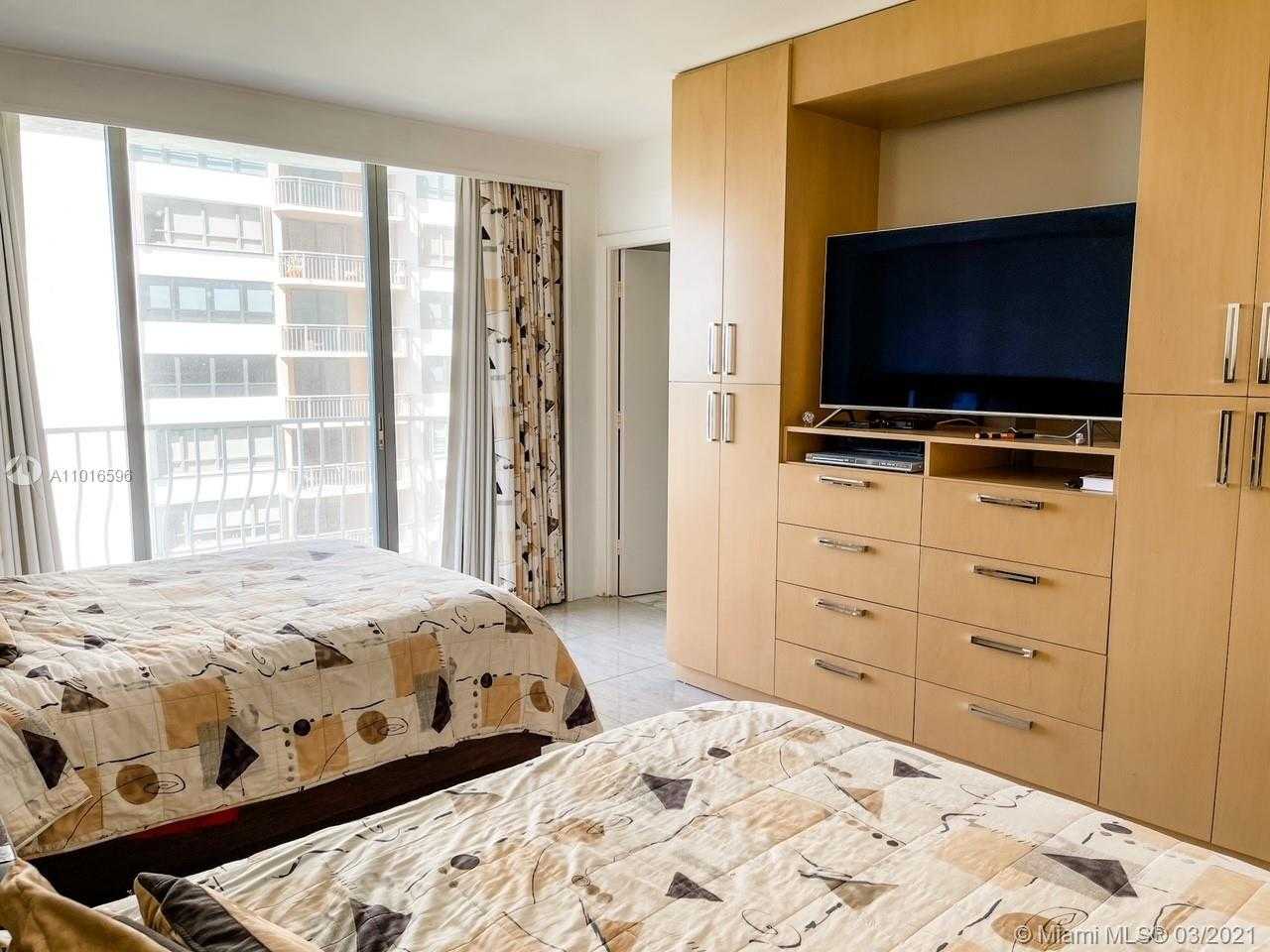 Small Image of 10155 Collins Ave, Bal Harbour, FL 33154, USA Number 21