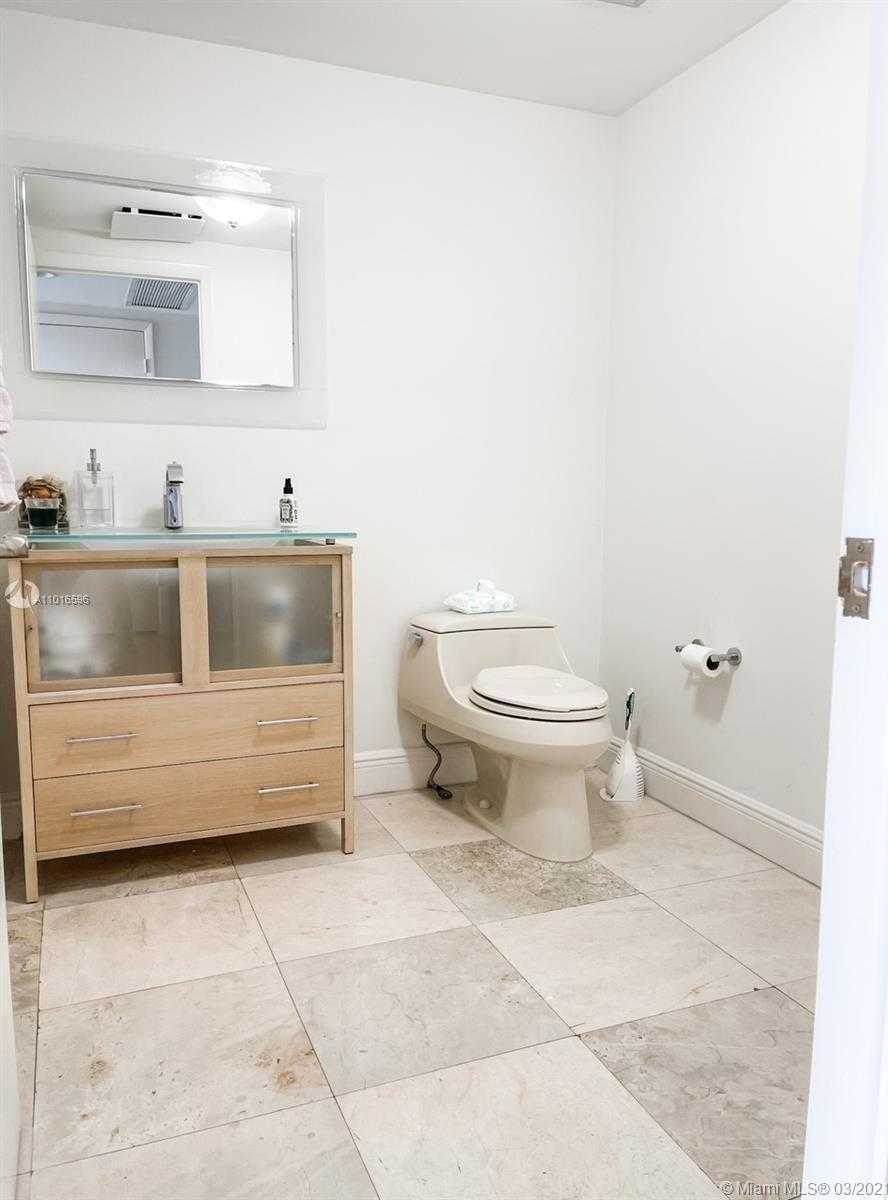 Small Image of 10155 Collins Ave, Bal Harbour, FL 33154, USA Number 29