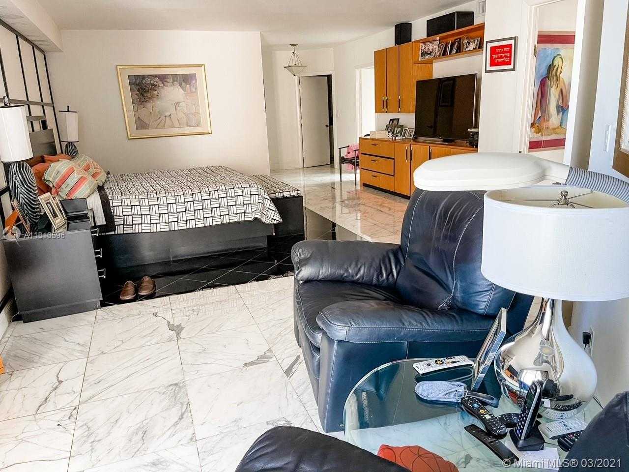 Small Image of 10155 Collins Ave, Bal Harbour, FL 33154, USA Number 31