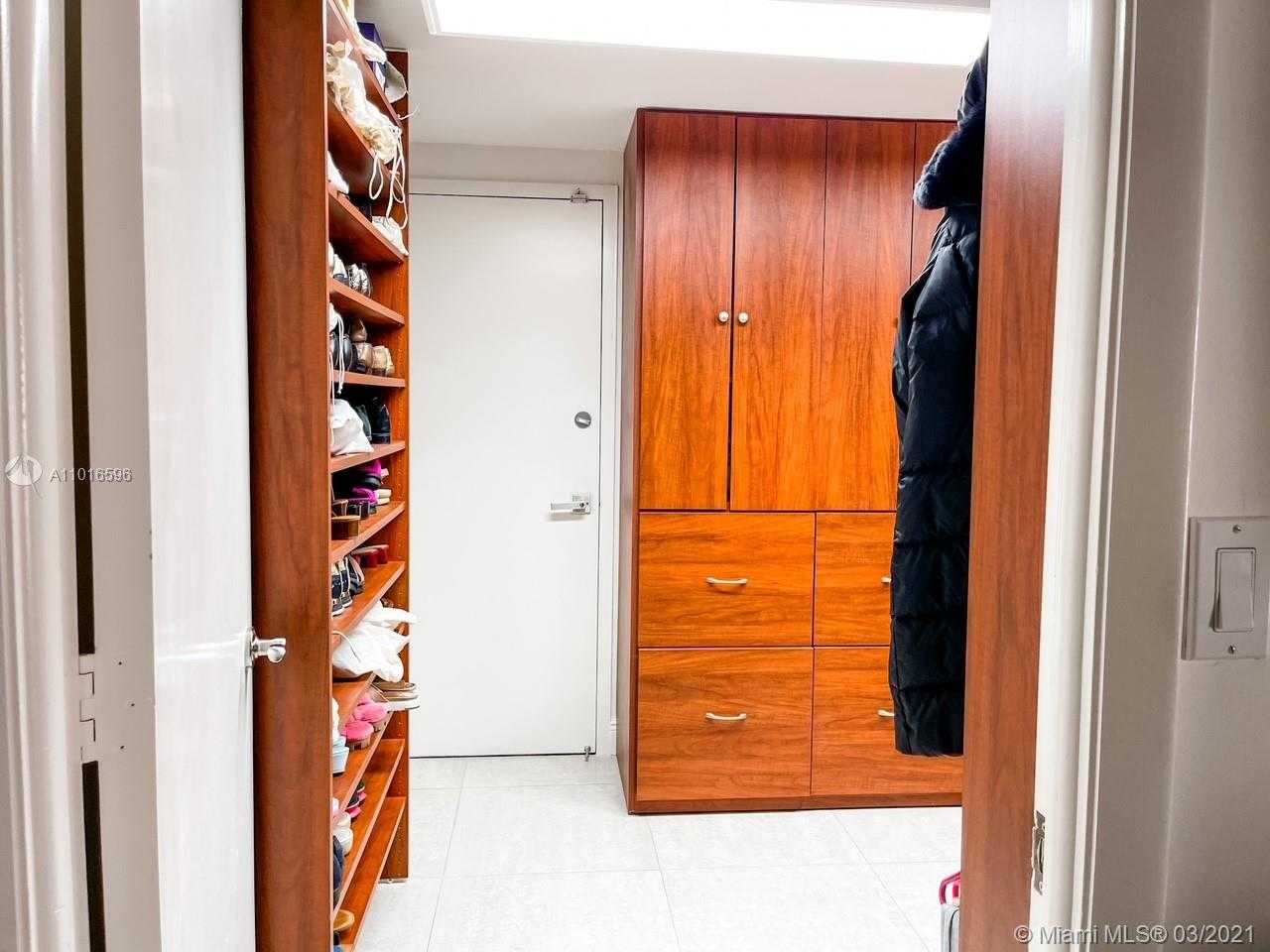 Small Image of 10155 Collins Ave, Bal Harbour, FL 33154, USA Number 34