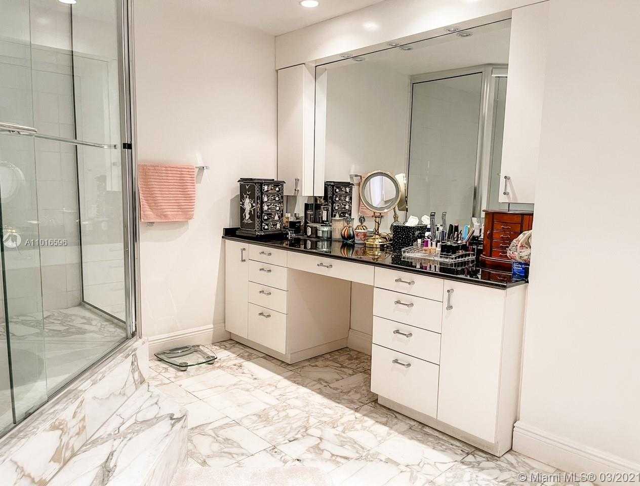 Small Image of 10155 Collins Ave, Bal Harbour, FL 33154, USA Number 41