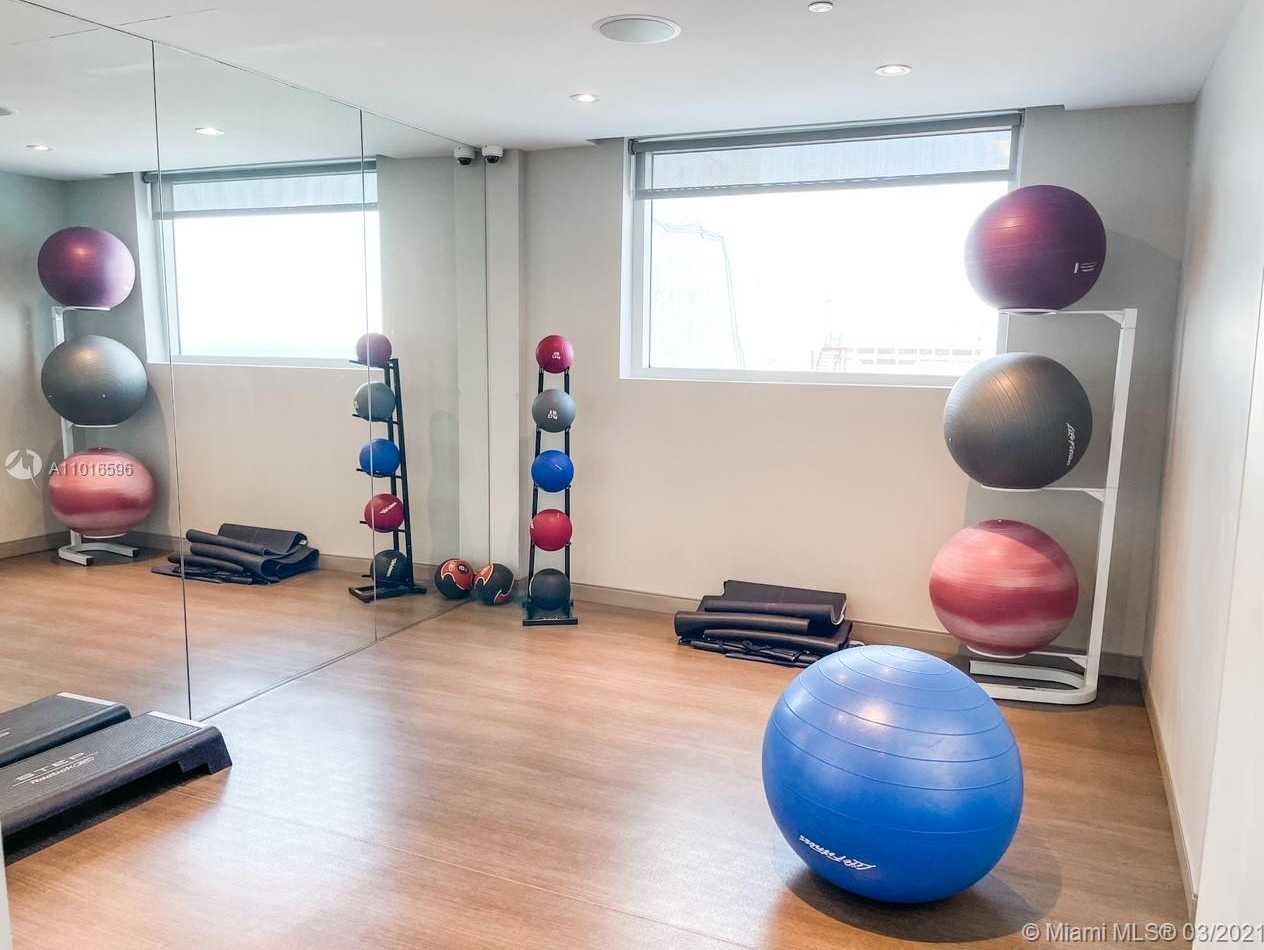 Small Image of 10155 Collins Ave, Bal Harbour, FL 33154, USA Number 55