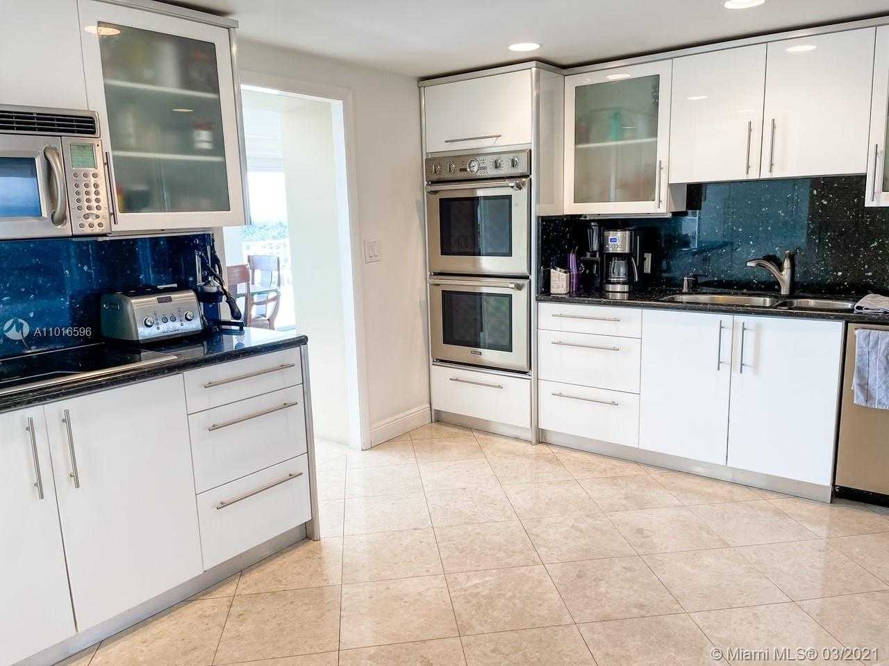 Small Image of 10155 Collins Ave, Bal Harbour, FL 33154, USA Number 8