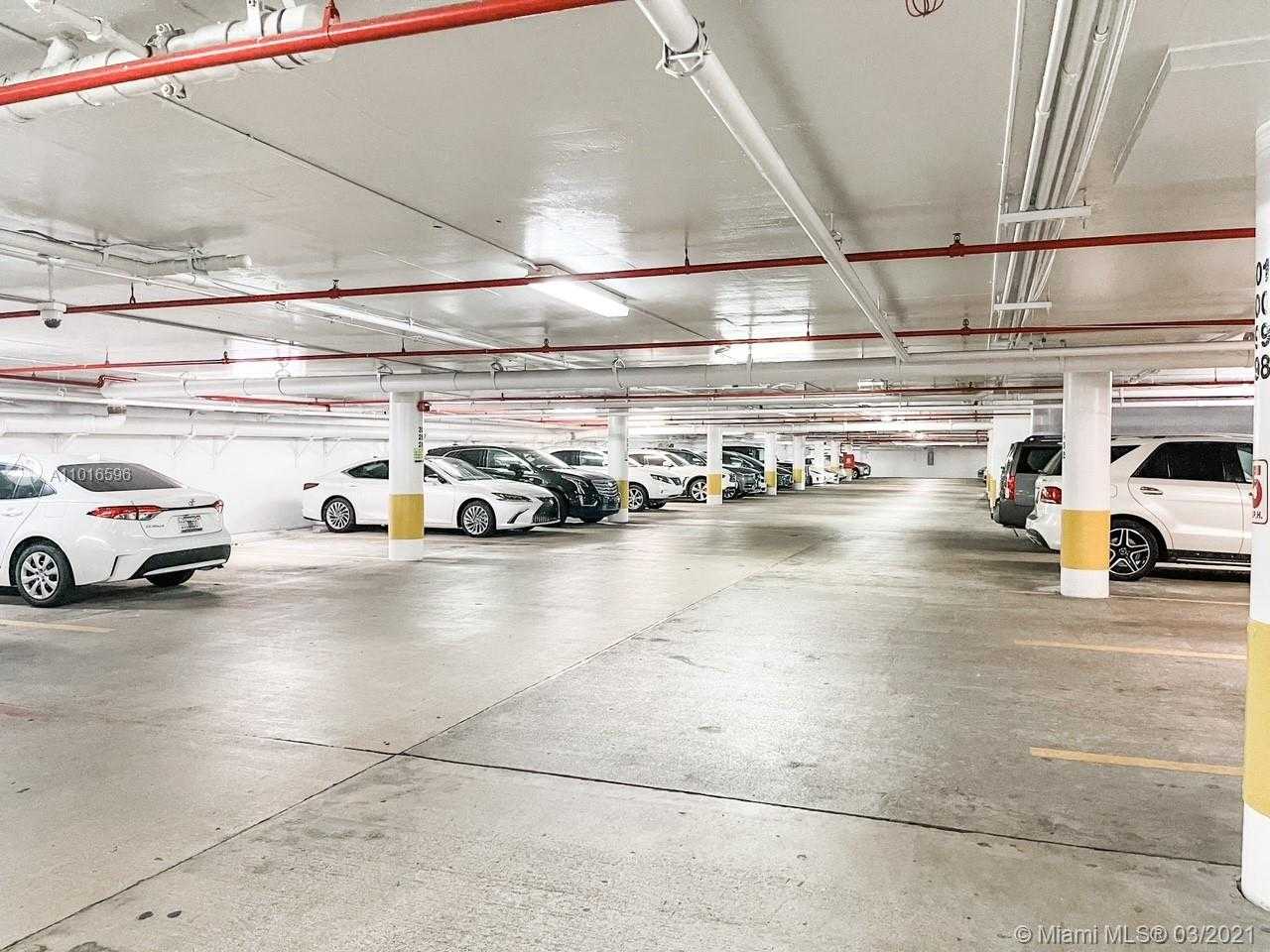 Small Image of 10155 Collins Ave, Bal Harbour, FL 33154, USA Number 89