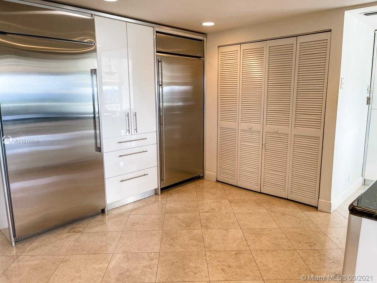 Small Image of 10155 Collins Ave, Bal Harbour, FL 33154, USA Number 9