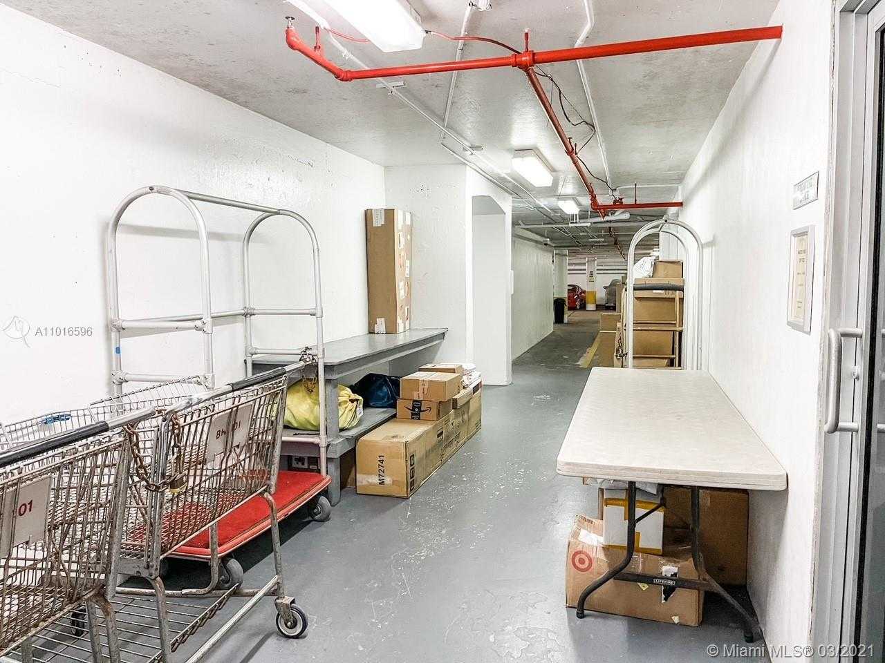 Small Image of 10155 Collins Ave, Bal Harbour, FL 33154, USA Number 91