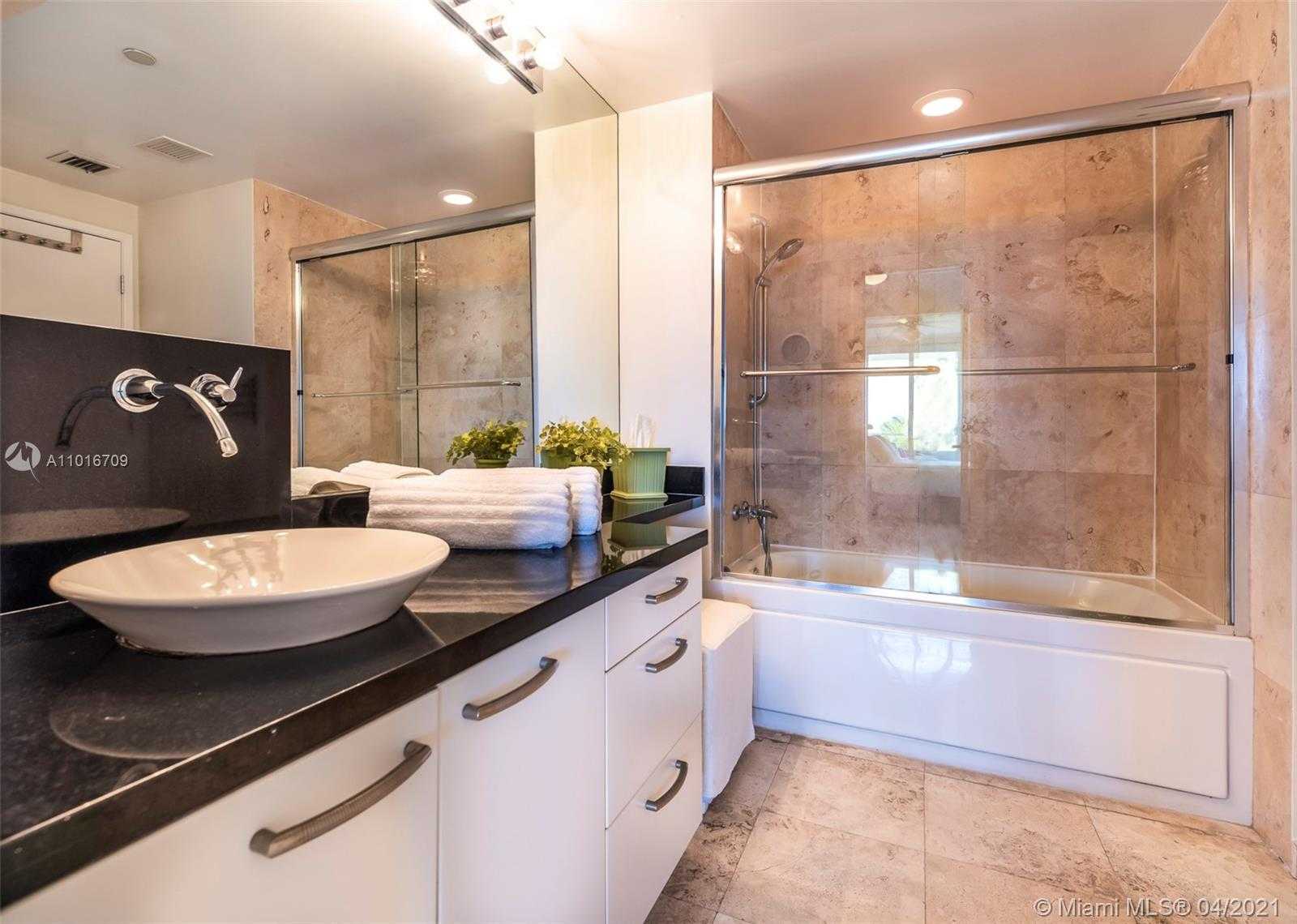 Small Image of 200 OCEAN DR #5B, Miami Beach Number 19