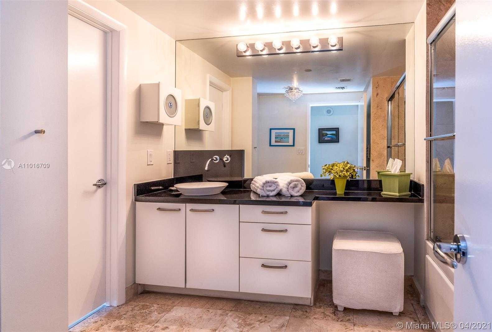 Small Image of 200 OCEAN DR #5B, Miami Beach Number 20