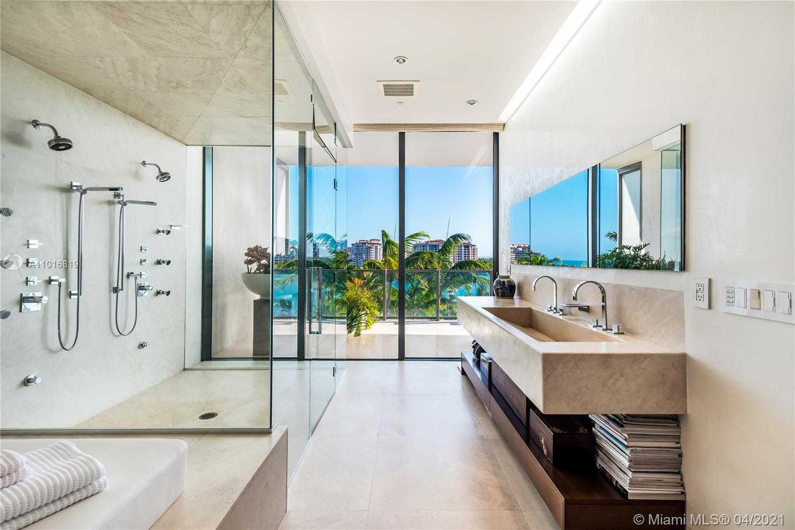 Small Image of 800 SOUTH POINTE DR #604, Miami Beach Number 10