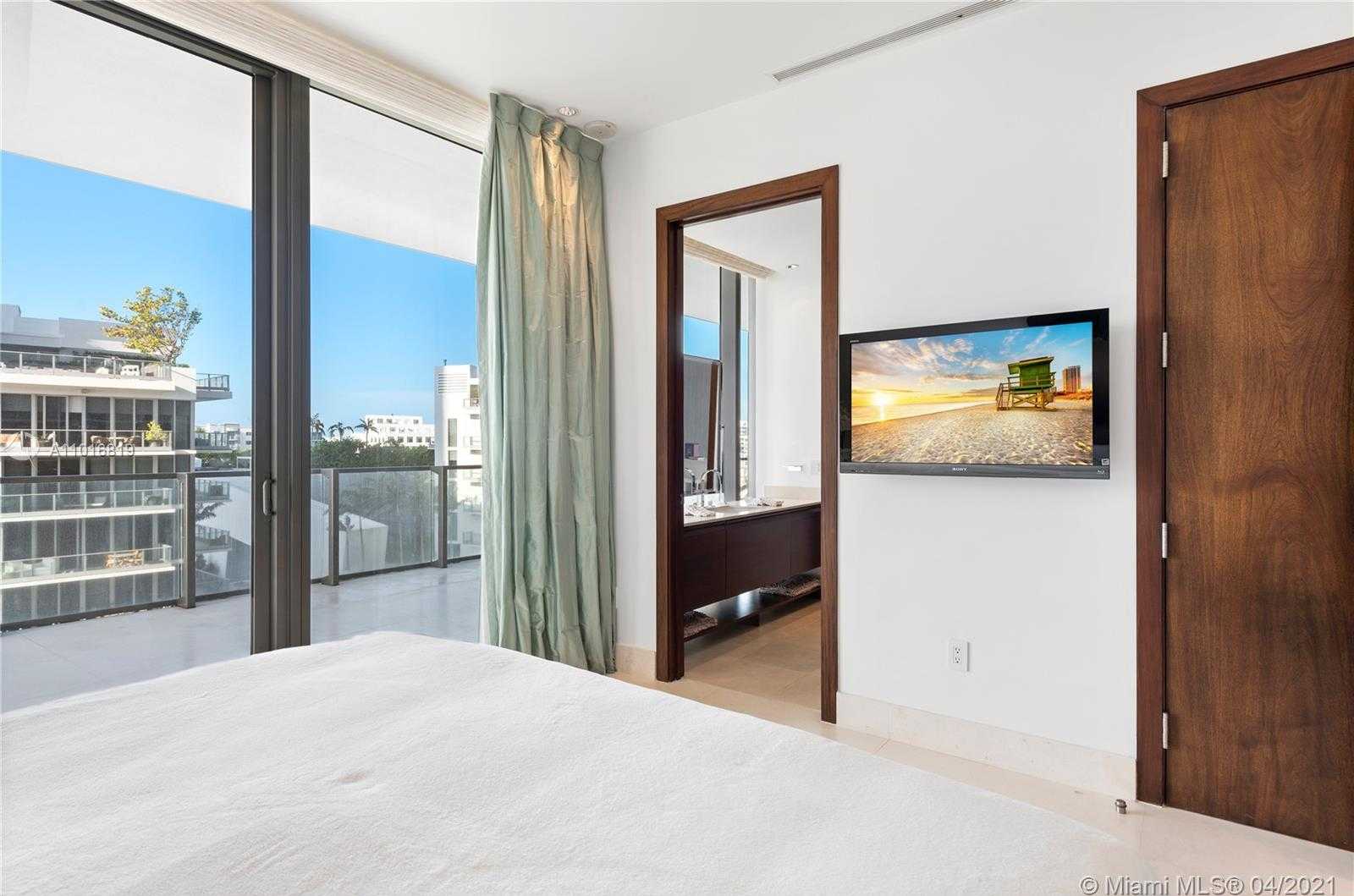 Small Image of 800 SOUTH POINTE DR #604, Miami Beach Number 51