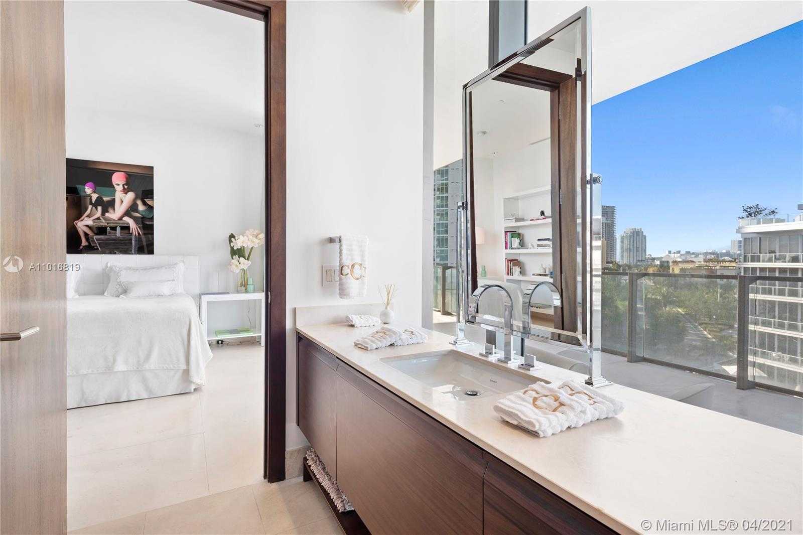 Small Image of 800 SOUTH POINTE DR #604, Miami Beach Number 52