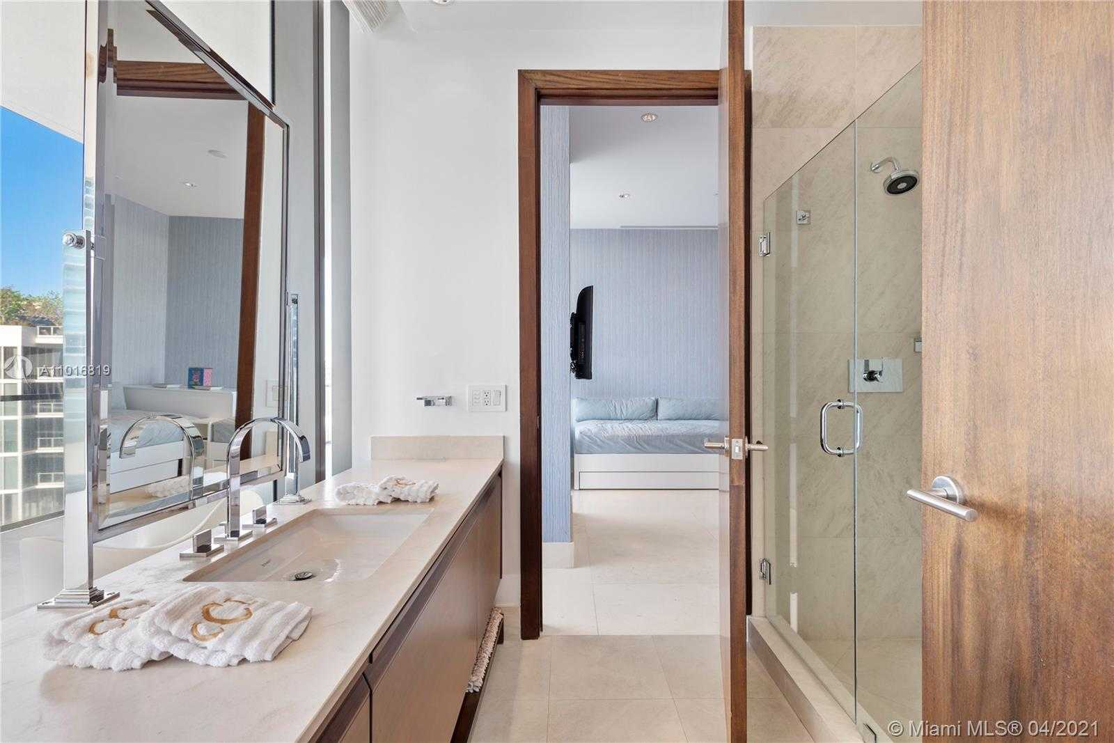 Small Image of 800 SOUTH POINTE DR #604, Miami Beach Number 57