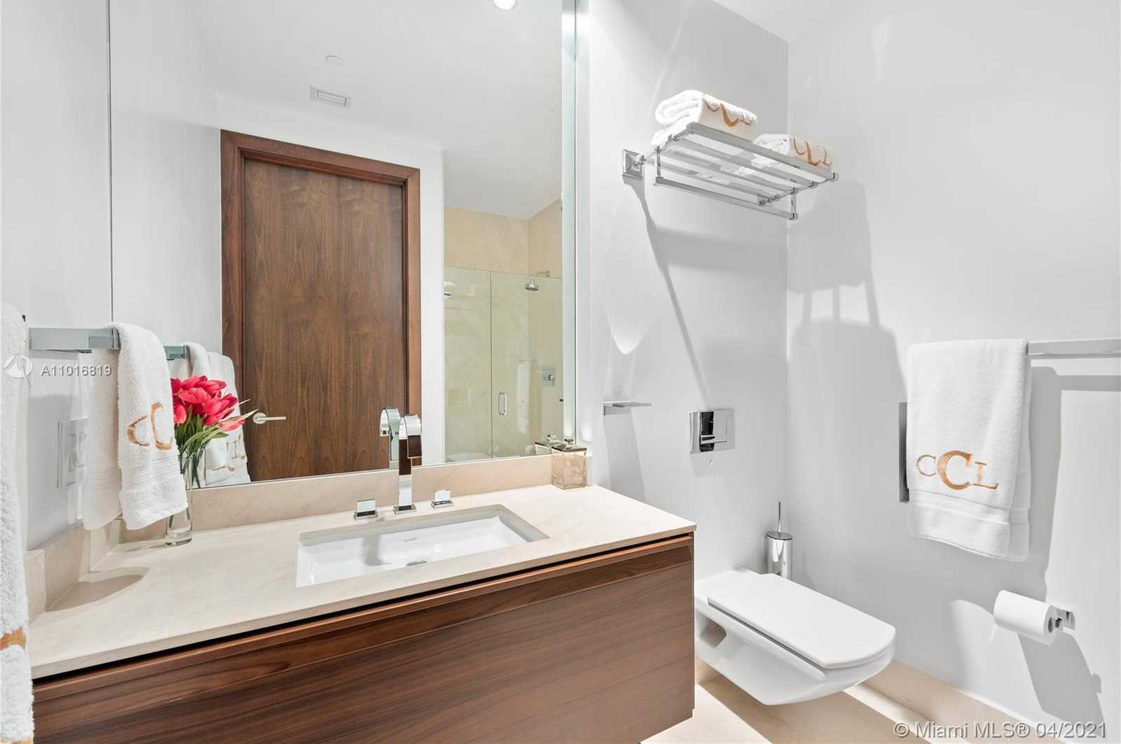 Small Image of 800 SOUTH POINTE DR #604, Miami Beach Number 60
