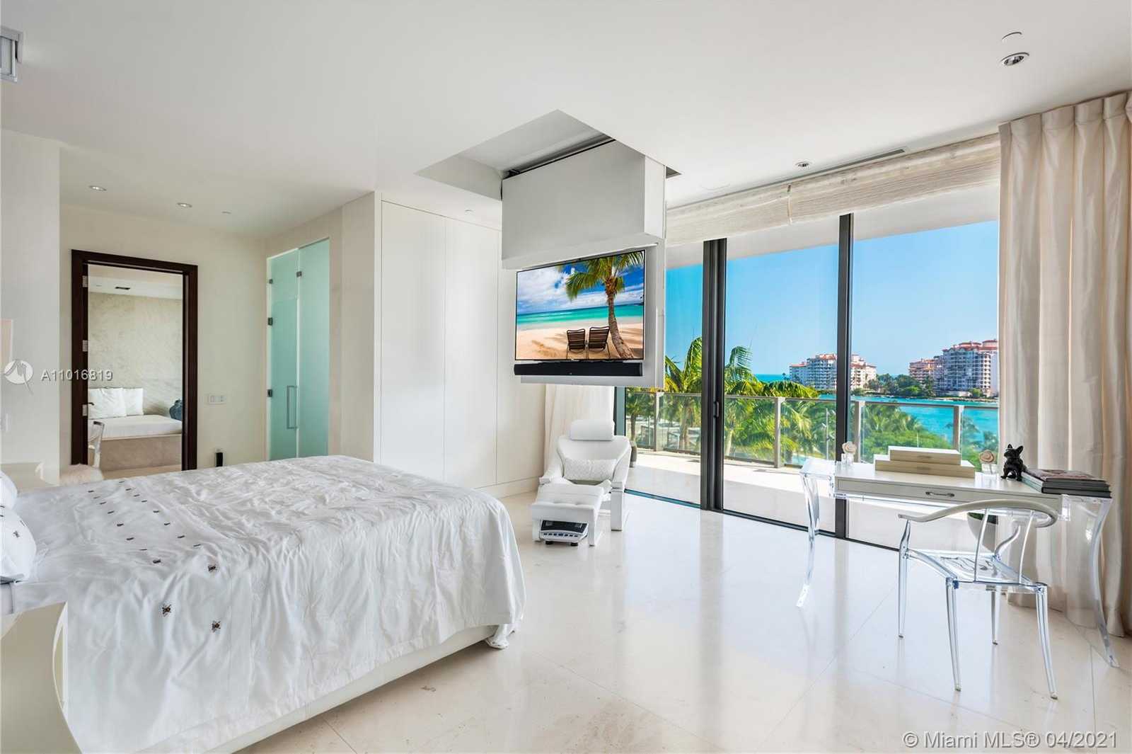 Small Image of 800 SOUTH POINTE DR #604, Miami Beach Number 9