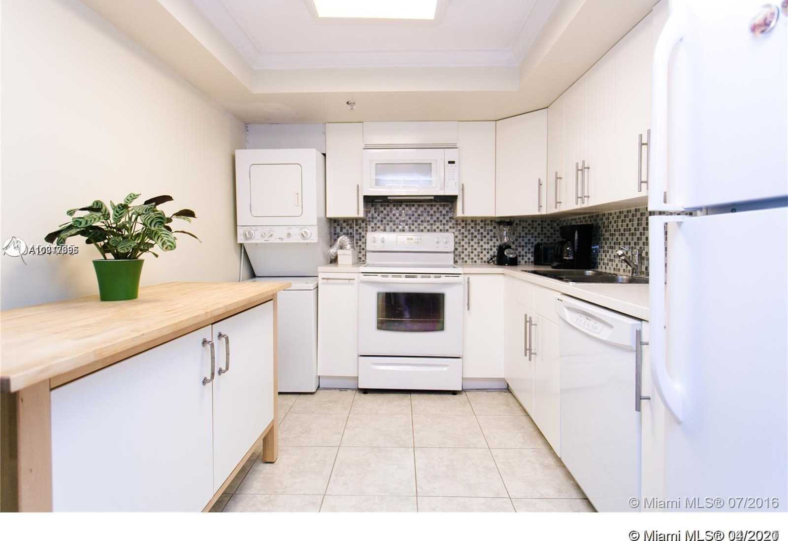 Small Image of 290 174th St, Sunny Isles Beach, FL 33160, USA Number 2
