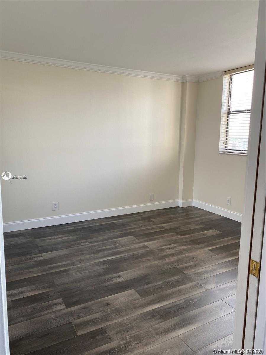 Small Image of 290 174th St, Sunny Isles Beach, FL 33160, USA Number 7