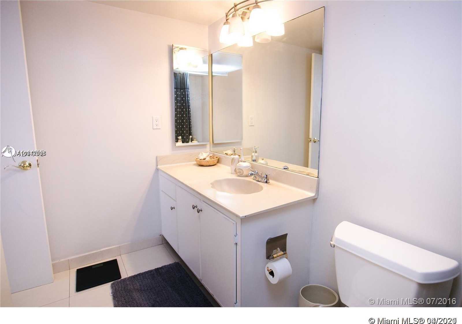 Small Image of 290 174th St, Sunny Isles Beach, FL 33160, USA Number 9