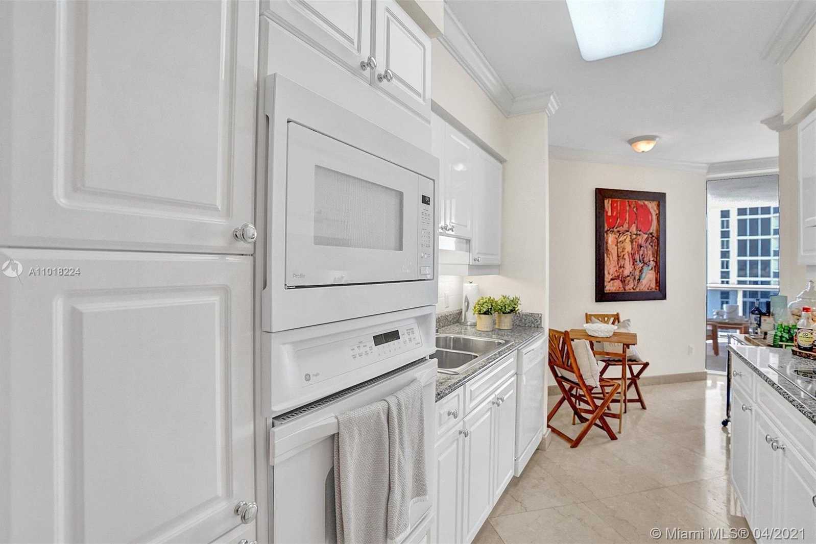 Small Image of 4779 COLLINS AVE #2104, Miami Beach Number 32