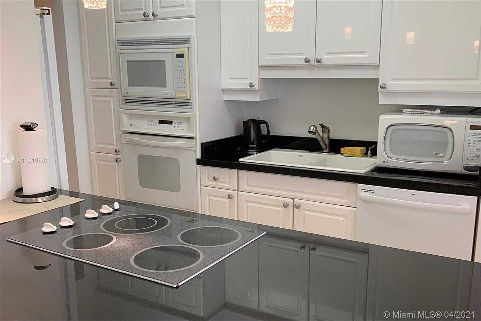 Small Image of 4775 COLLINS AVE #1904, Miami Beach Number 2