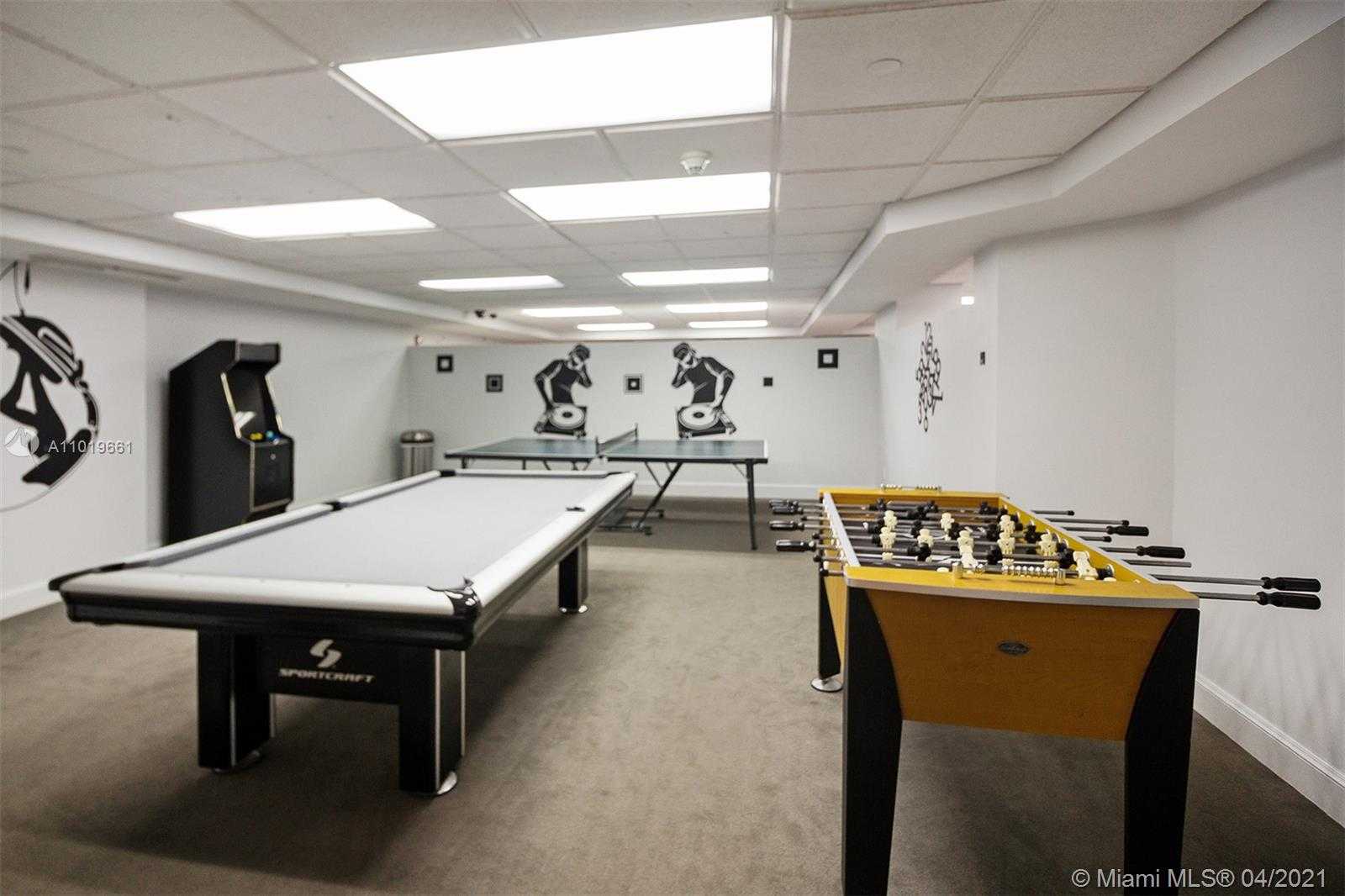 Small Image of 4775 COLLINS AVE #1904, Miami Beach Number 21