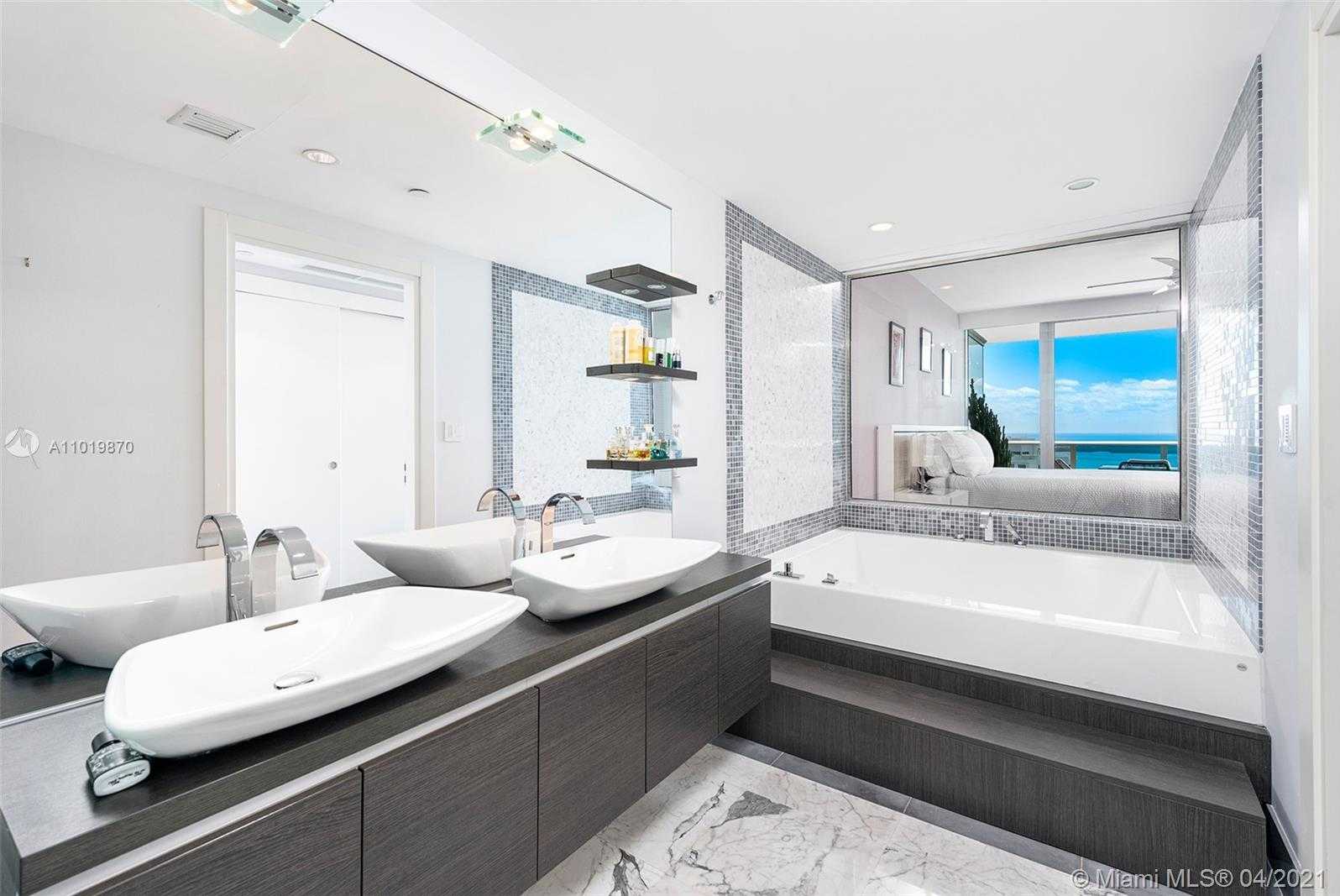 Small Image of 200 BISCAYNE BLVD WAY #4307, Miami Number 13