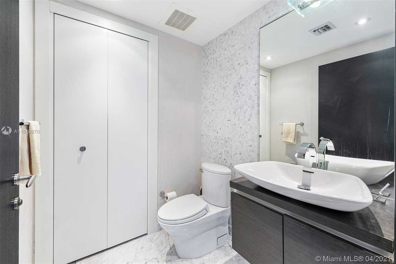 Small Image of 200 BISCAYNE BLVD WAY #4307, Miami Number 16