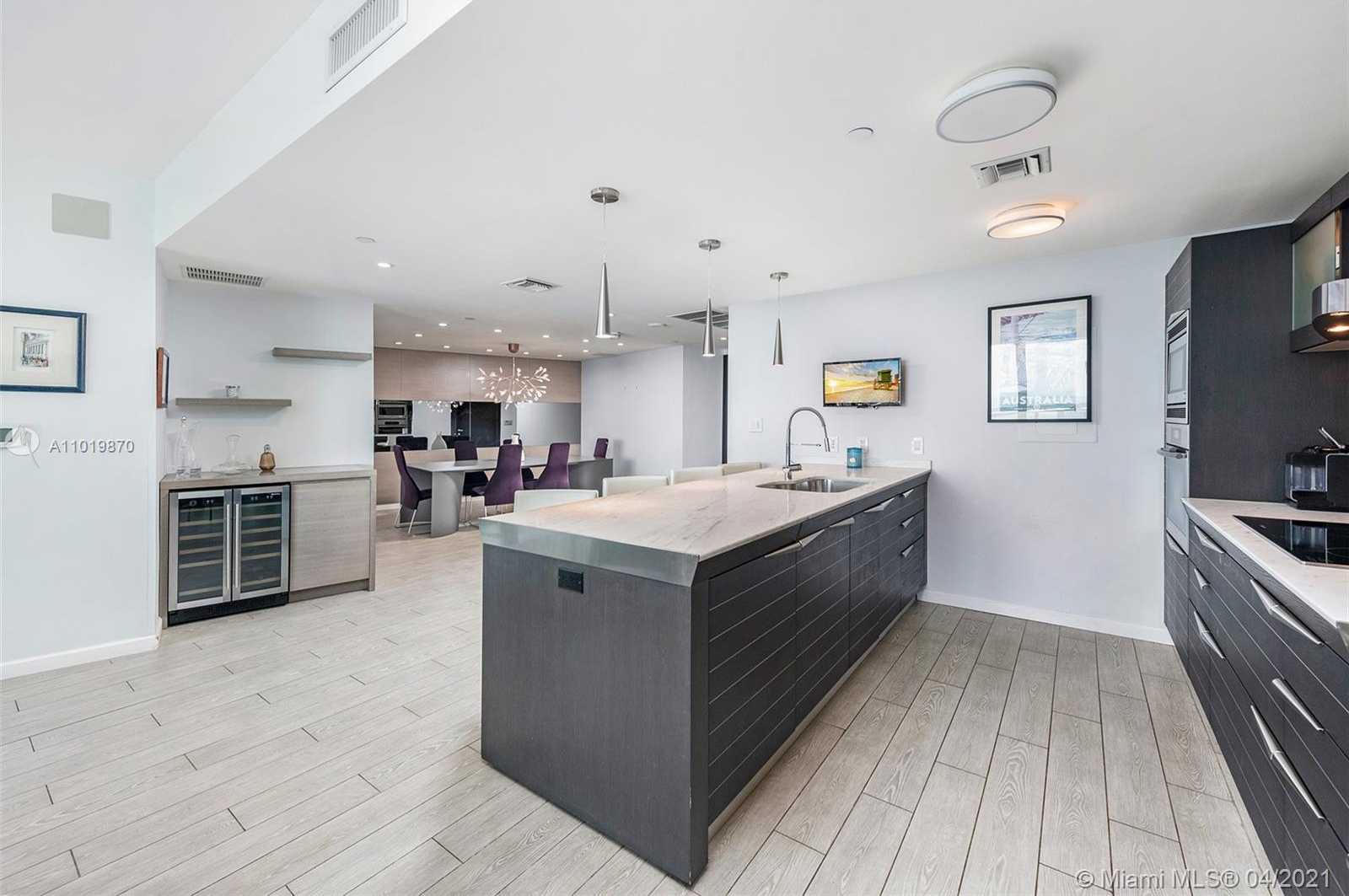 Small Image of 200 BISCAYNE BLVD WAY #4307, Miami Number 8