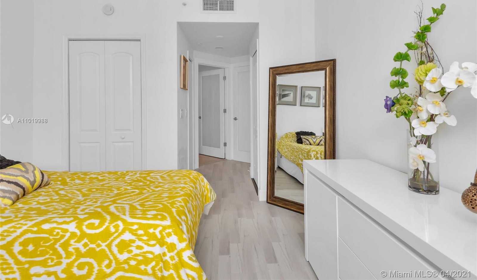 Small Image of 4779 COLLINS AVE #1407, Miami Beach Number 13