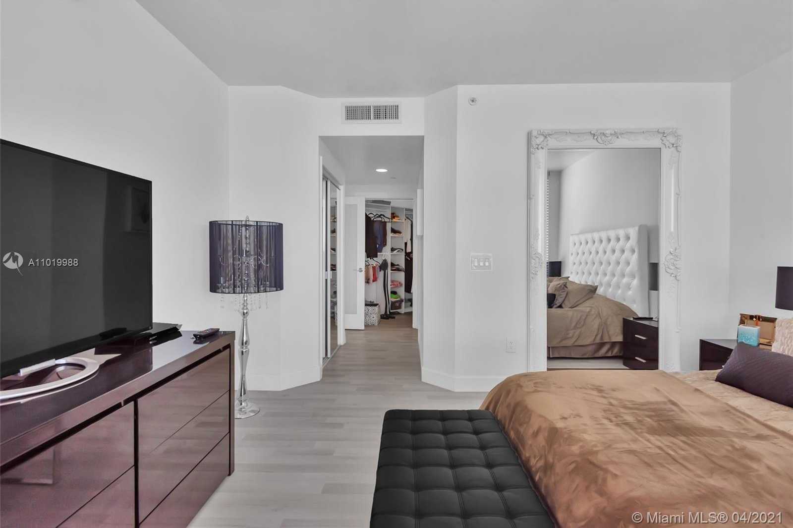 Small Image of 4779 COLLINS AVE #1407, Miami Beach Number 17