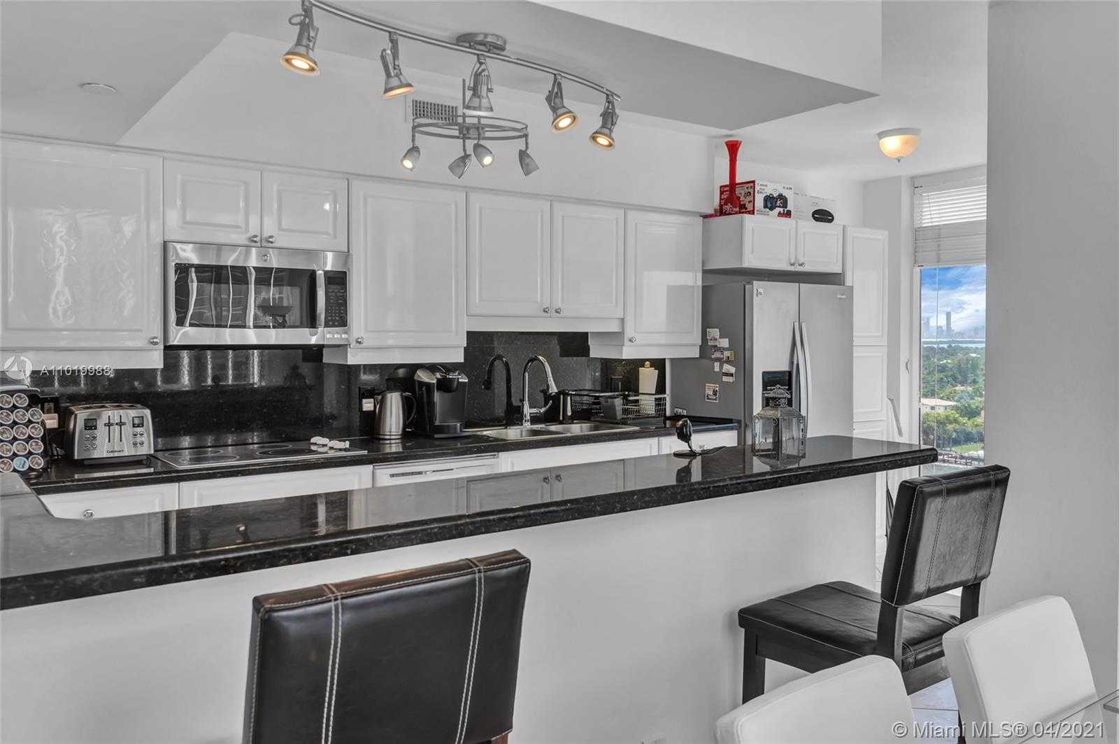 Small Image of 4779 COLLINS AVE #1407, Miami Beach Number 9