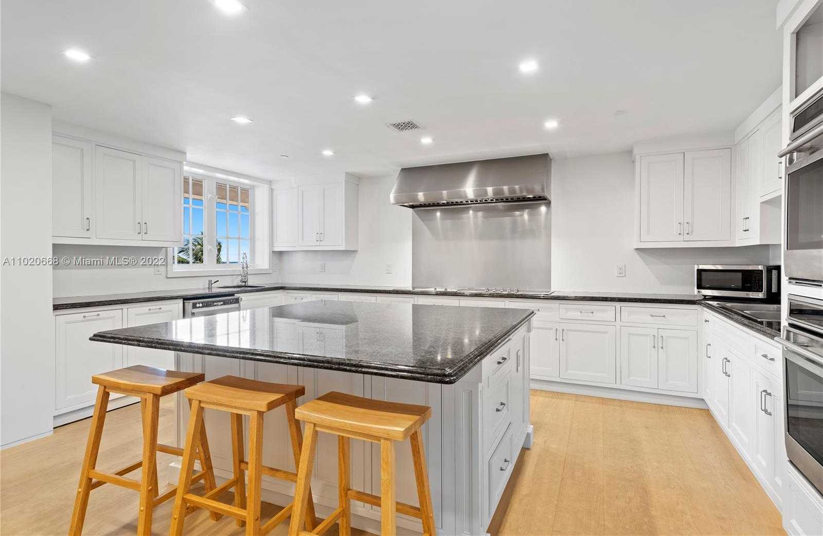 Small Image of 7954 FISHER ISLAND DR #7954, Miami Beach Number 42