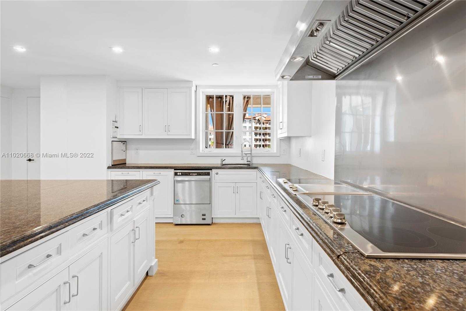 Small Image of 7954 FISHER ISLAND DR #7954, Miami Beach Number 43