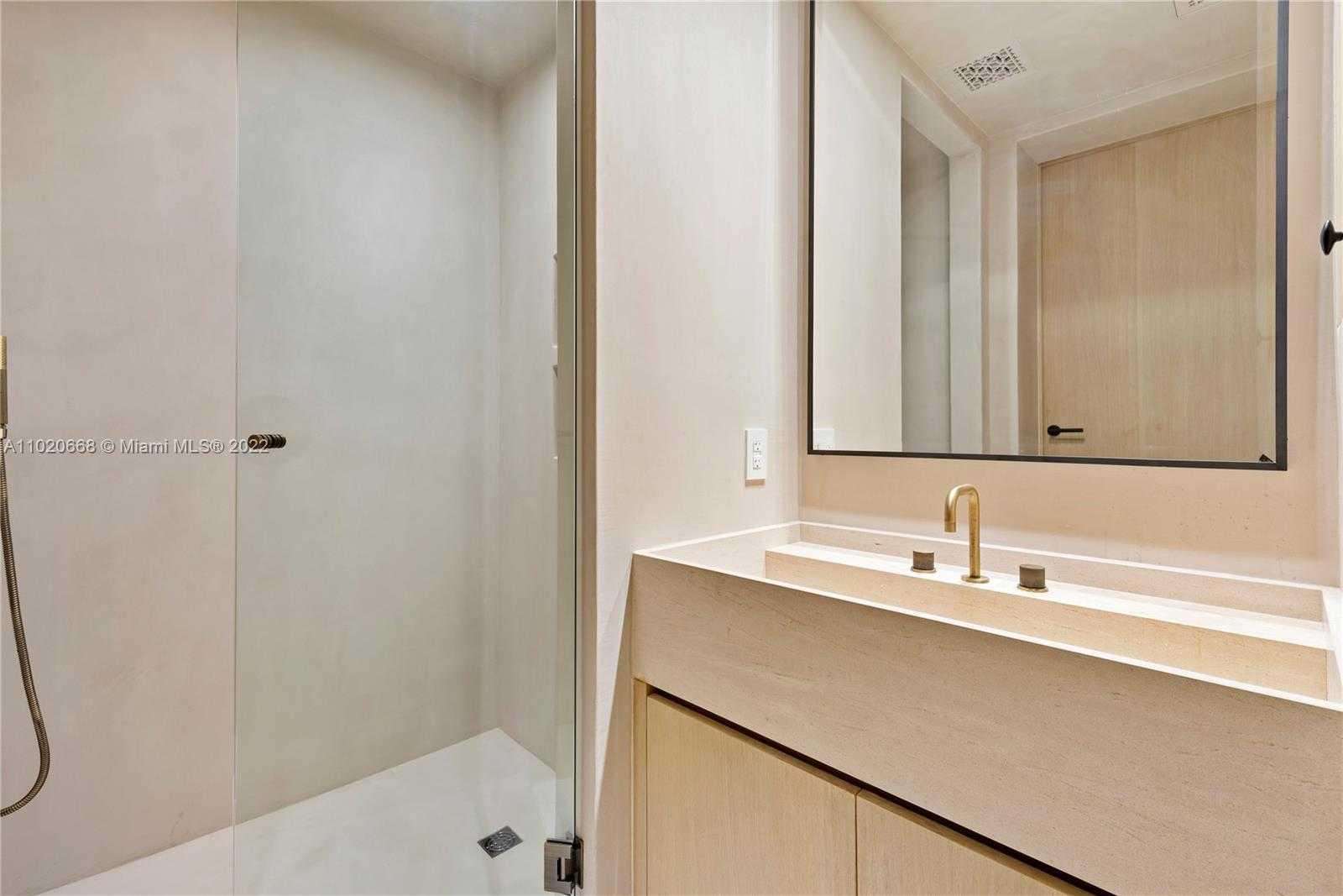 Small Image of 7954 FISHER ISLAND DR #7954, Miami Beach Number 63