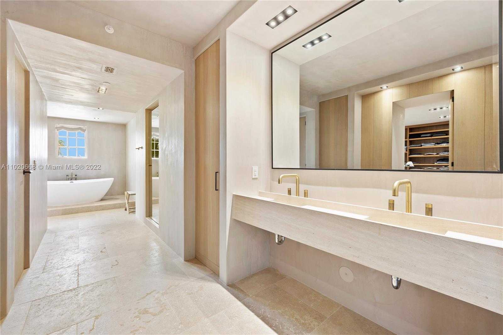 Small Image of 7954 FISHER ISLAND DR #7954, Miami Beach Number 7
