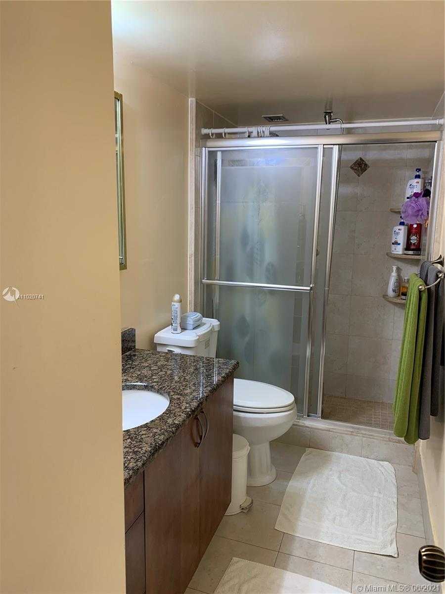 Small Image of 2030 S Ocean Dr, Hallandale Beach, FL 33009, USA Number 11