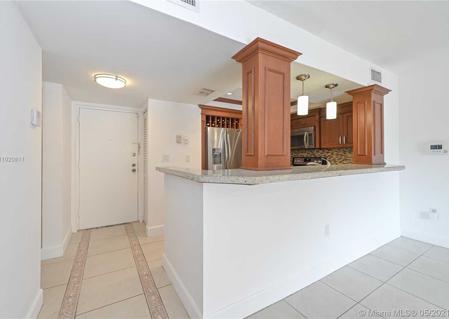 Small Image of 1 ALHAMBRA CIR #205, Coral Gables Number 5