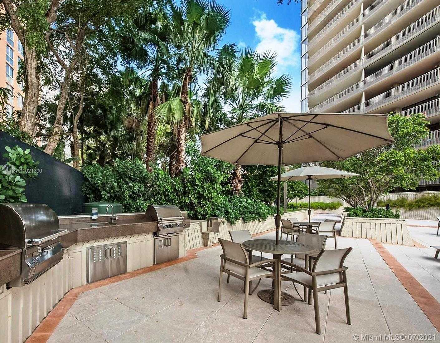 Small Image of 2901 SOUTH BAYSHORE DR #12F, Miami Number 13