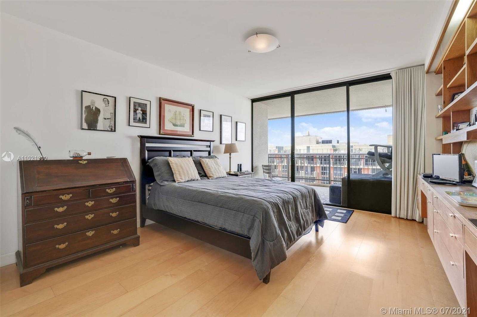Small Image of 2901 SOUTH BAYSHORE DR #12F, Miami Number 18