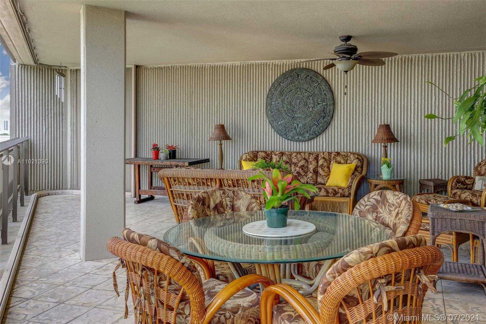 Small Image of 2901 SOUTH BAYSHORE DR #12F, Miami Number 24
