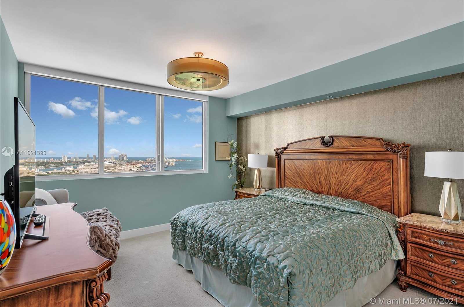 Small Image of 253 NORTH EAST 2ND ST #3402/03, Miami Number 14