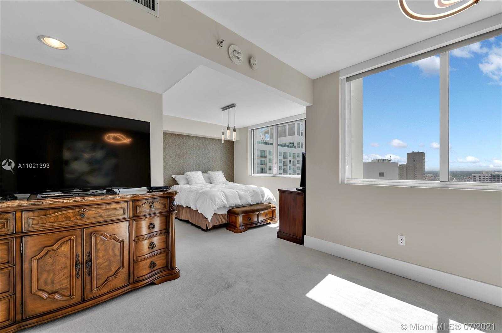 Small Image of 253 NORTH EAST 2ND ST #3402/03, Miami Number 21