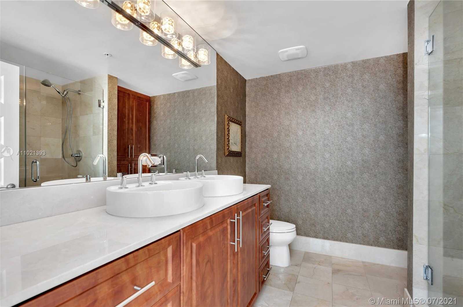 Small Image of 253 NORTH EAST 2ND ST #3402/03, Miami Number 22