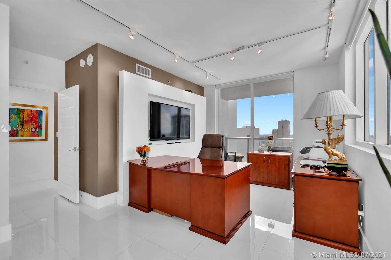 Small Image of 253 NORTH EAST 2ND ST #3402/03, Miami Number 6