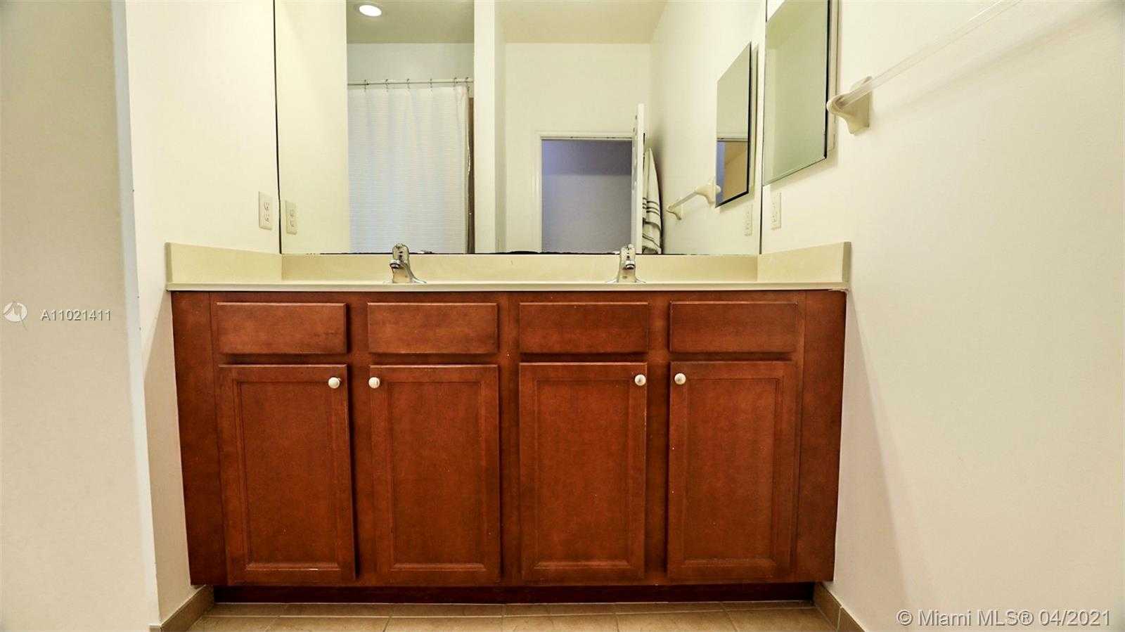 Small Image of 11843 SOUTH WEST 150TH PL, Miami Number 6