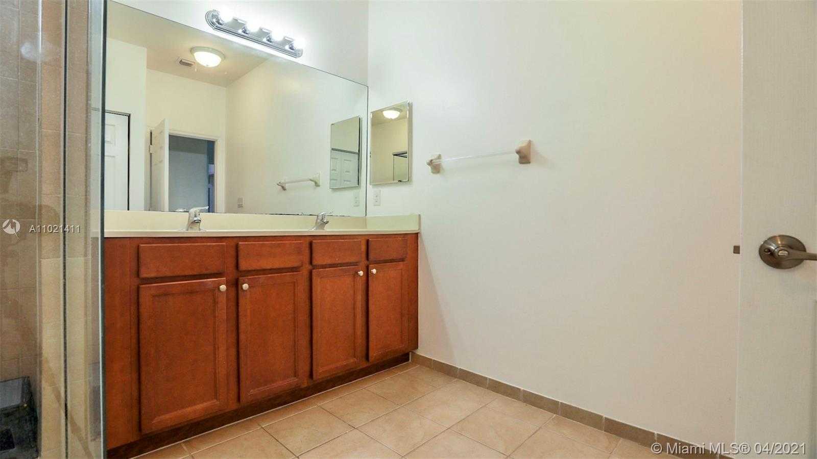 Small Image of 11843 SOUTH WEST 150TH PL, Miami Number 9