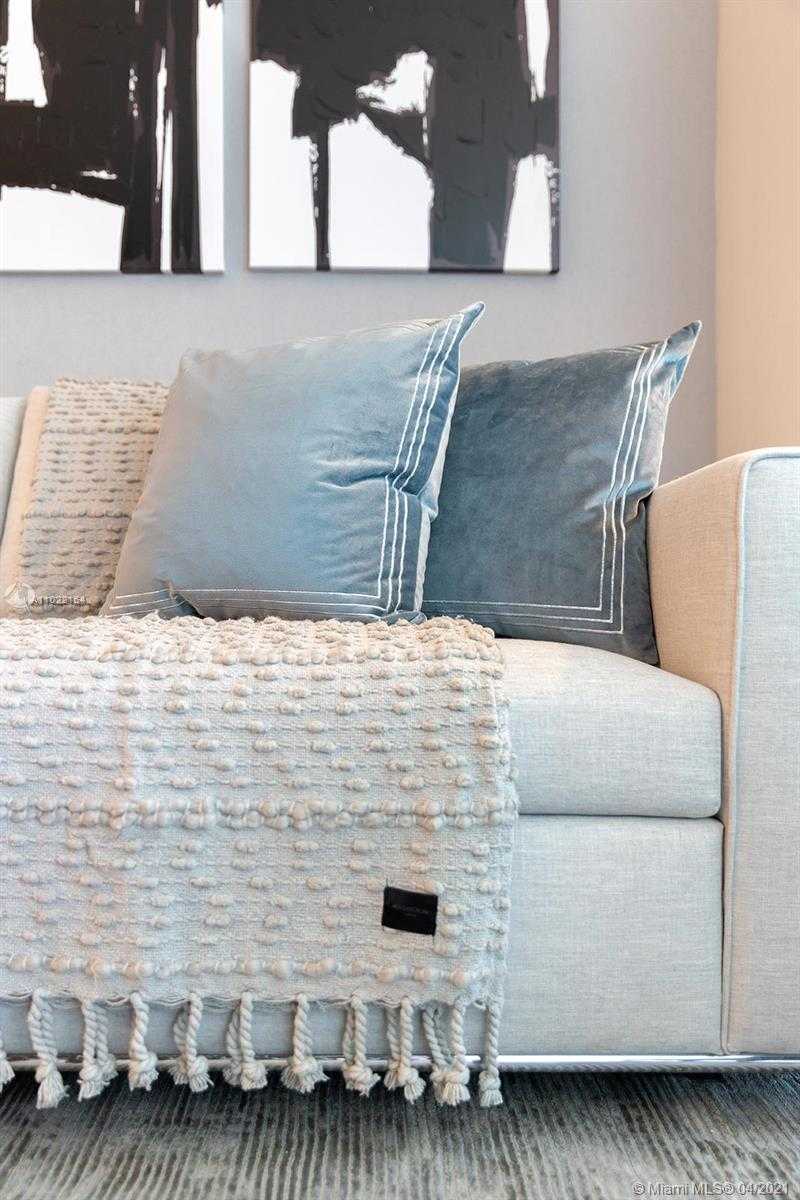 Small Image of 650 NORTH EAST 32ND ST #3204, Miami Number 22